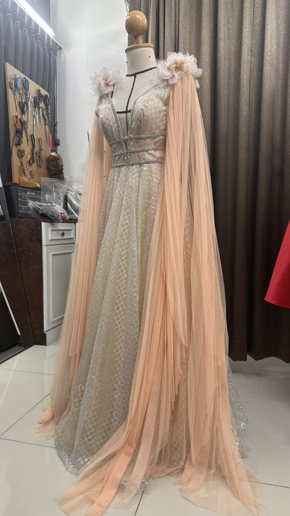 ตกแต่งชุดราตรีพลีท